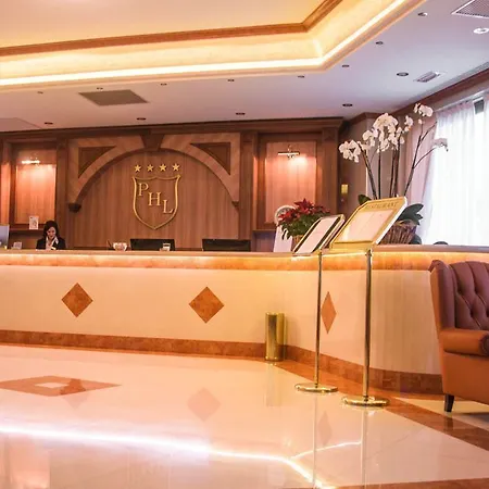 Palace 4*
